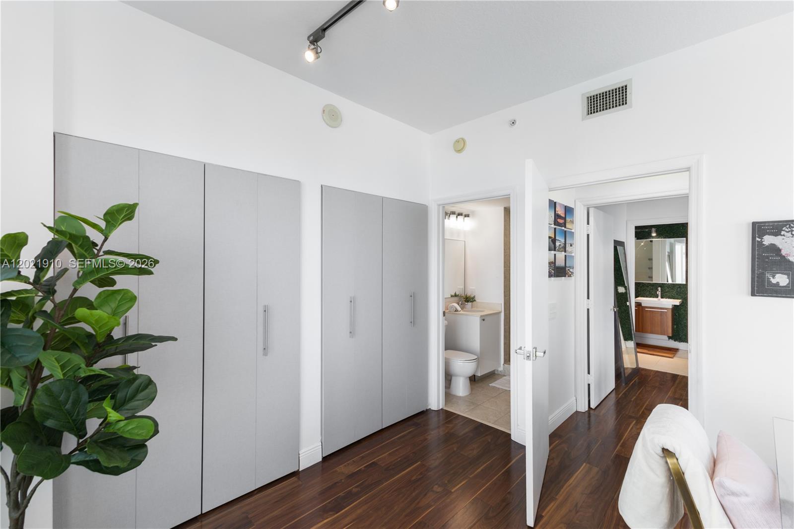 INFINITY AT BRICKELL COND - Residential Lease
