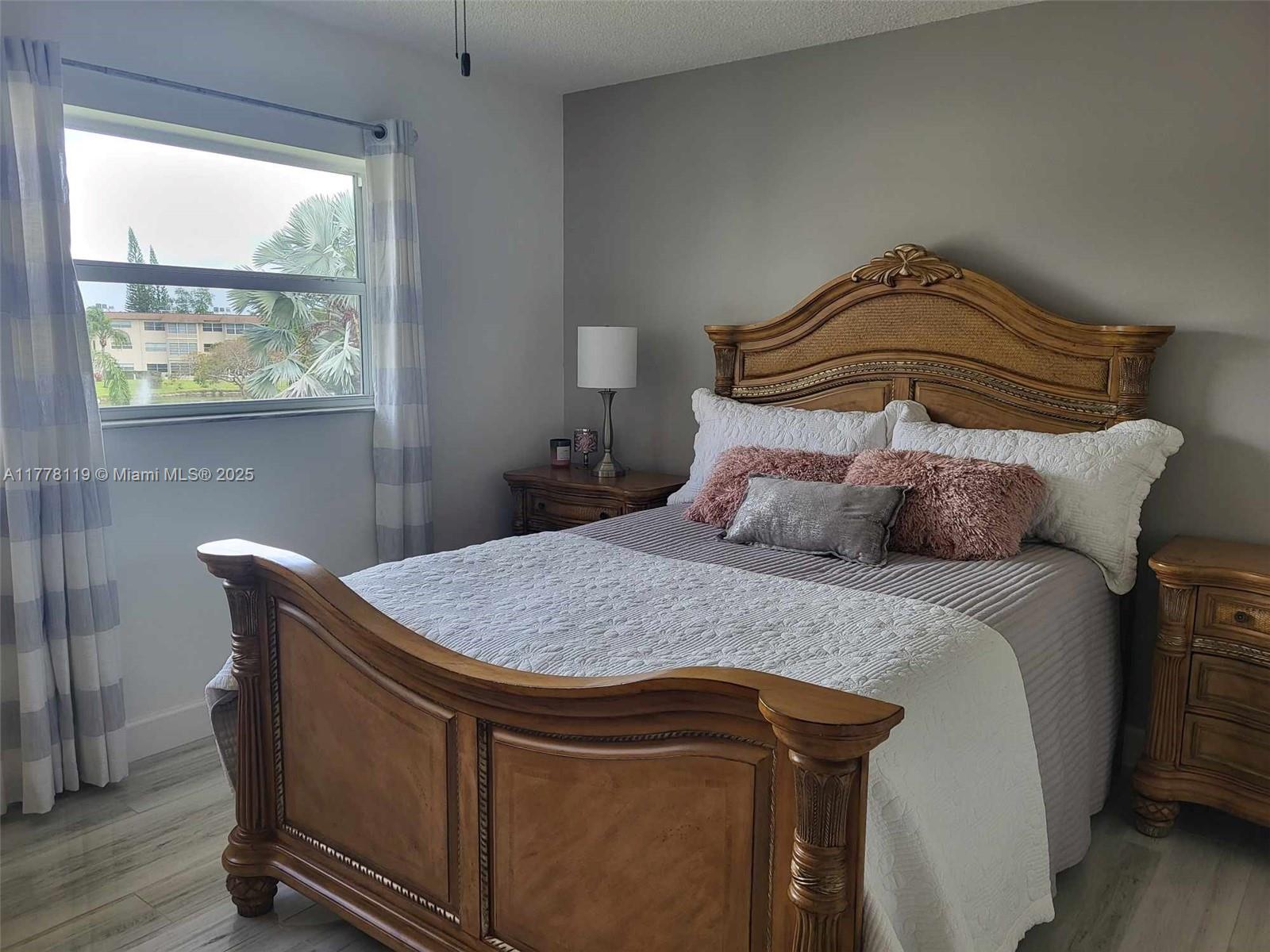 THISTLE GARDENS CONDO - Residential