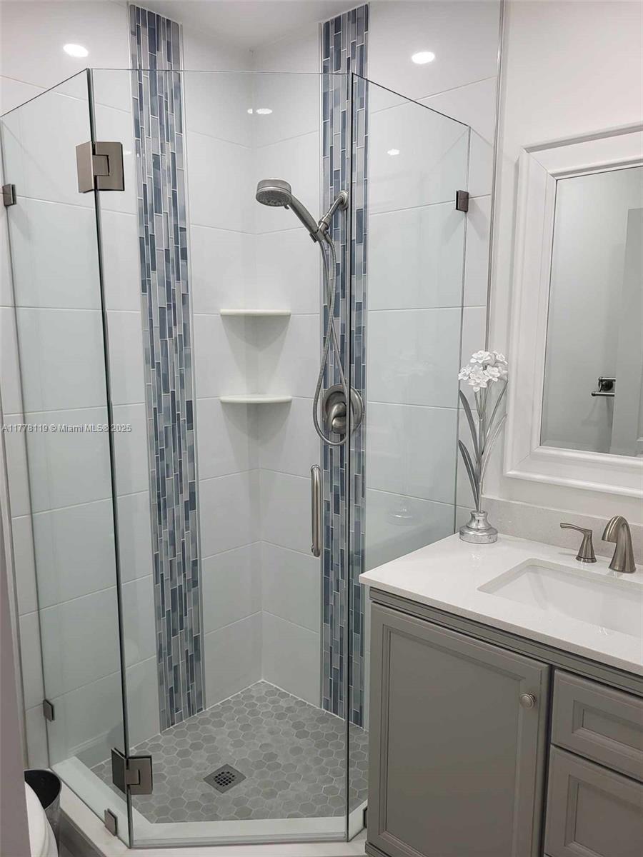 THISTLE GARDENS CONDO - Residential