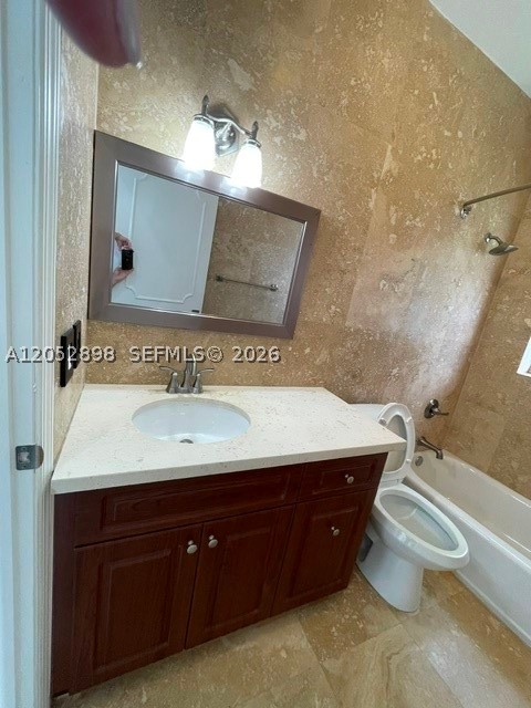 CORAL GROVES - Residential Lease