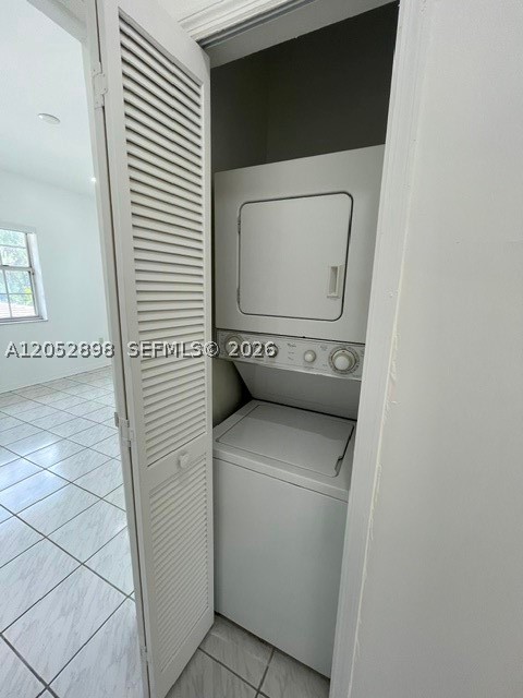 CORAL GROVES - Residential Lease