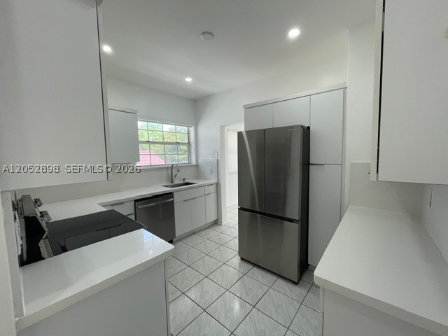 CORAL GROVES - Residential Lease