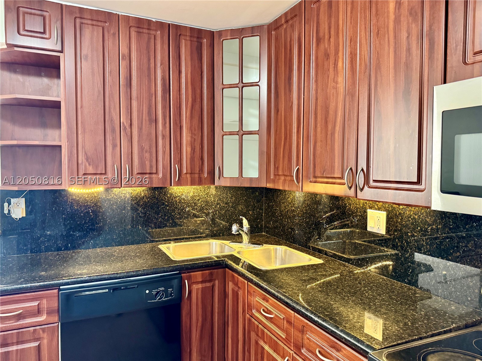 COMMODORE PLAZA CONDO - Residential Lease