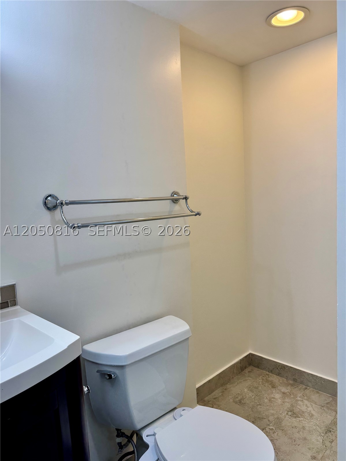 COMMODORE PLAZA CONDO - Residential Lease