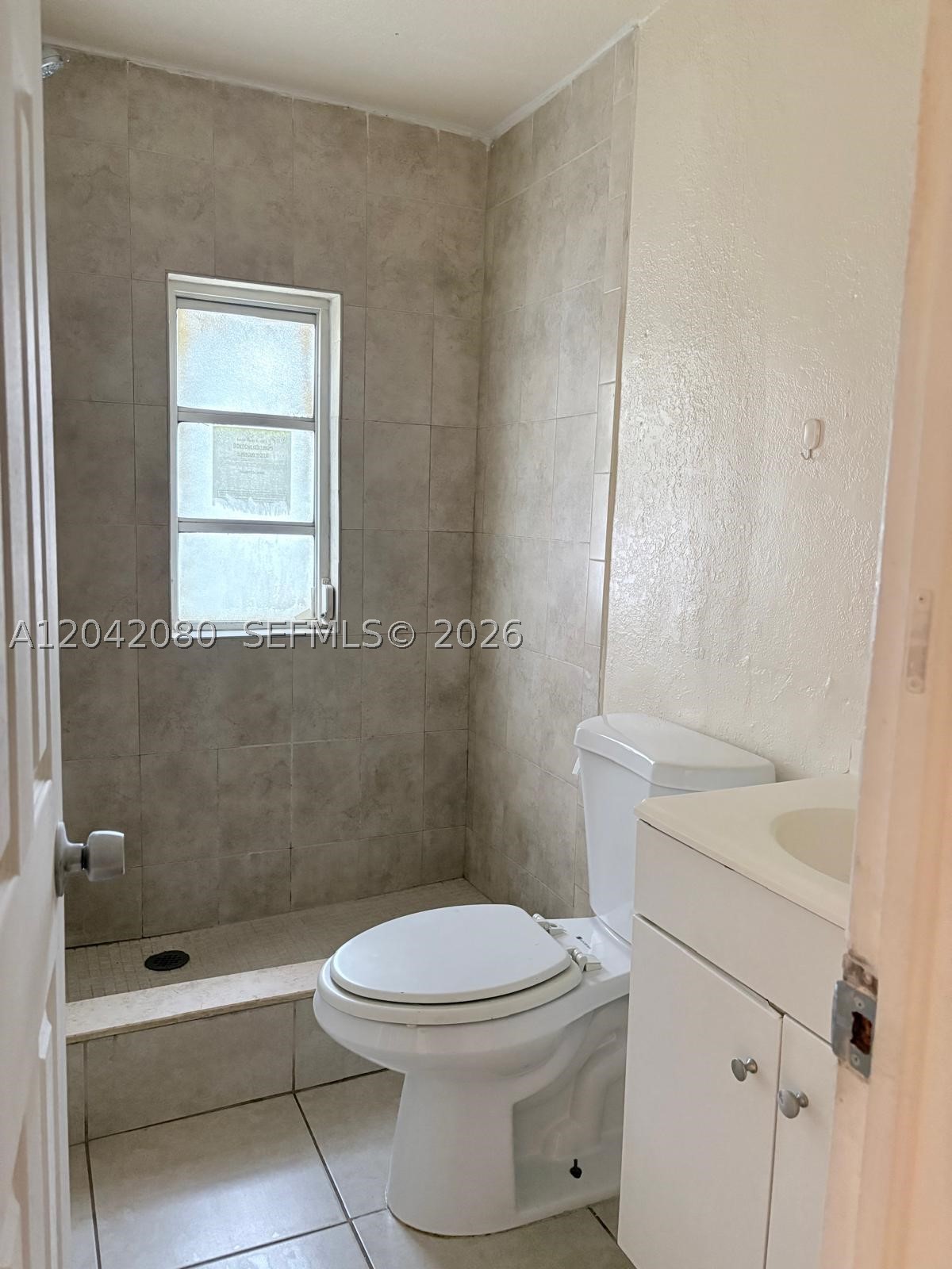 HOLLYWOOD PARK - Residential Lease