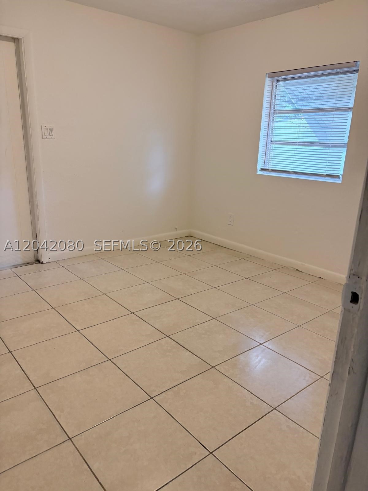 HOLLYWOOD PARK - Residential Lease
