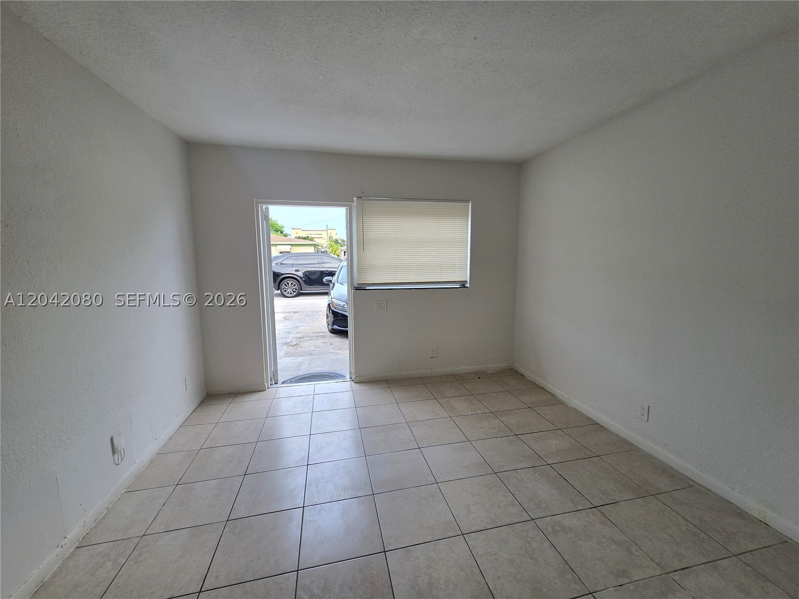 HOLLYWOOD PARK - Residential Lease