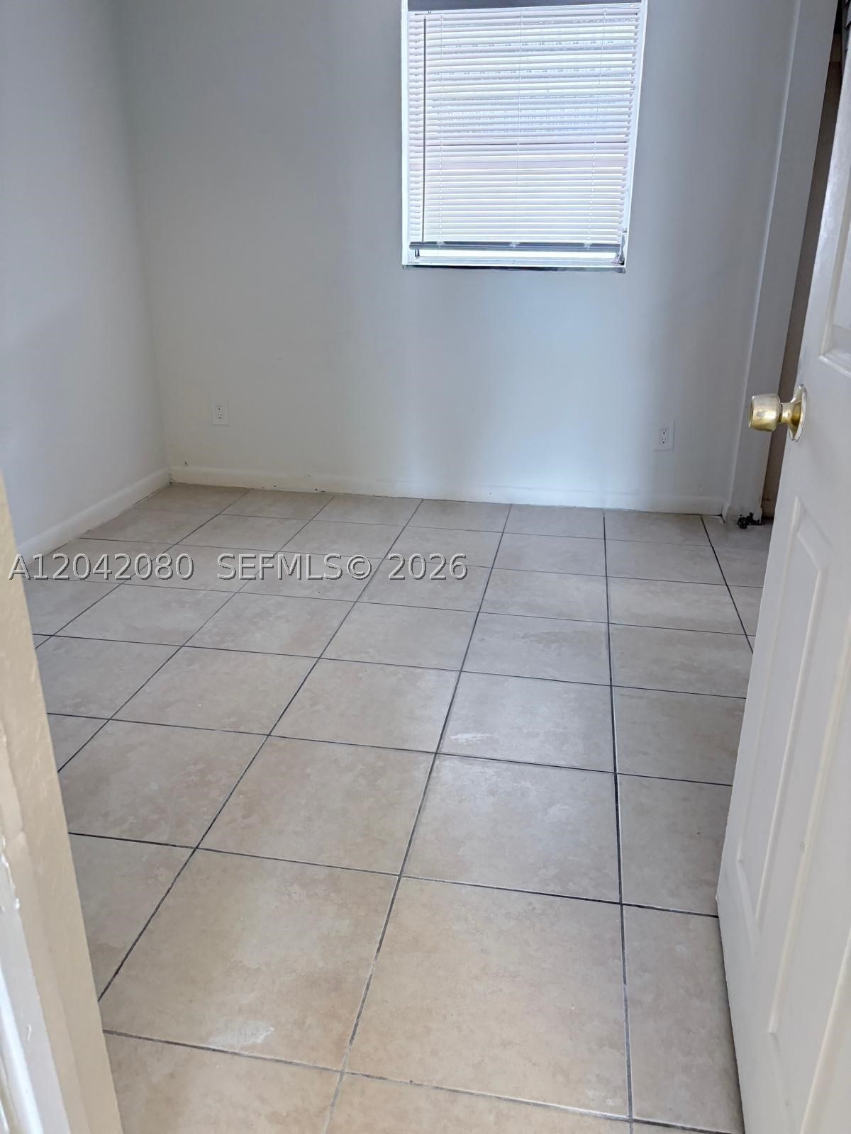 HOLLYWOOD PARK - Residential Lease