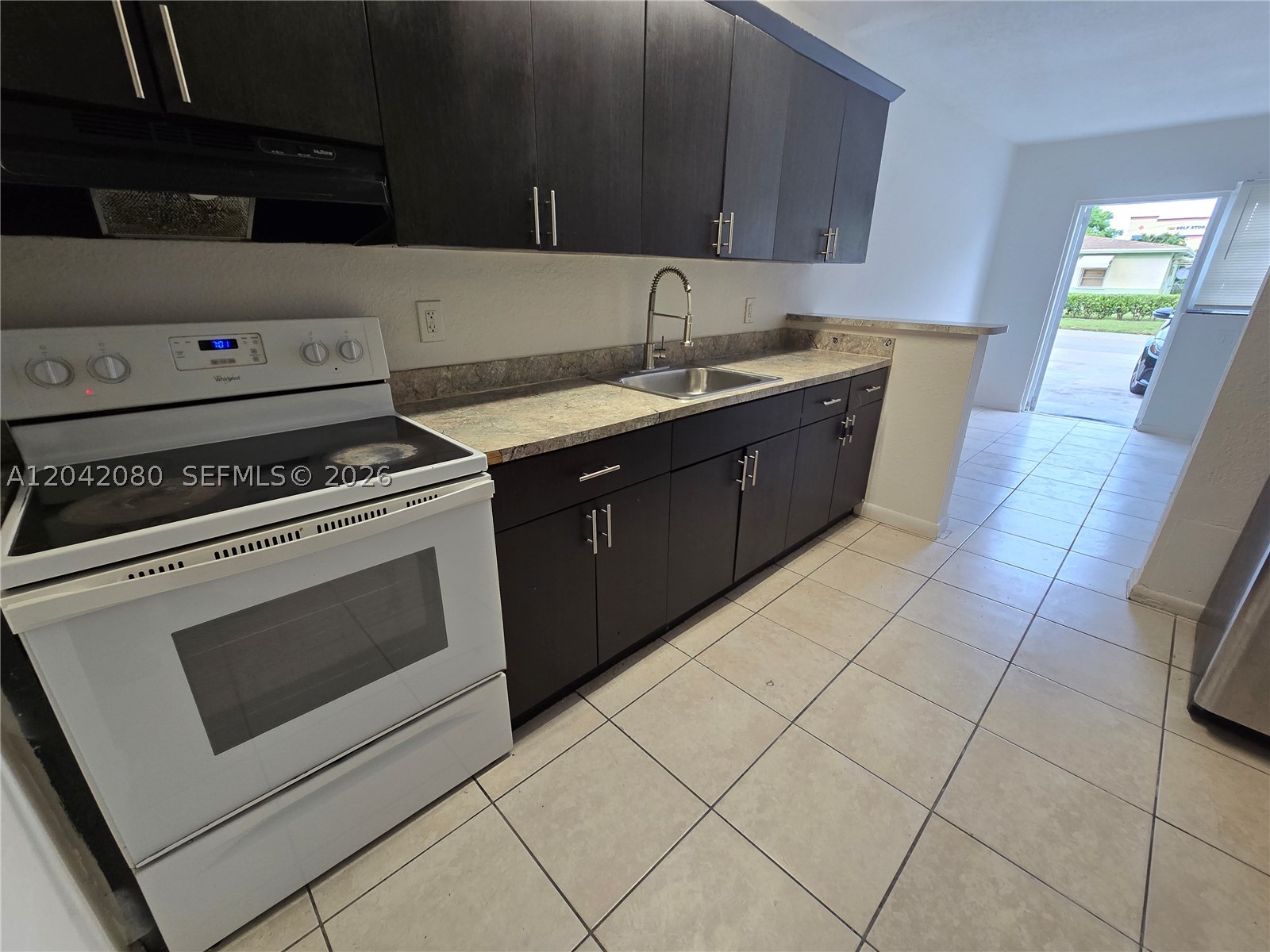 HOLLYWOOD PARK - Residential Lease