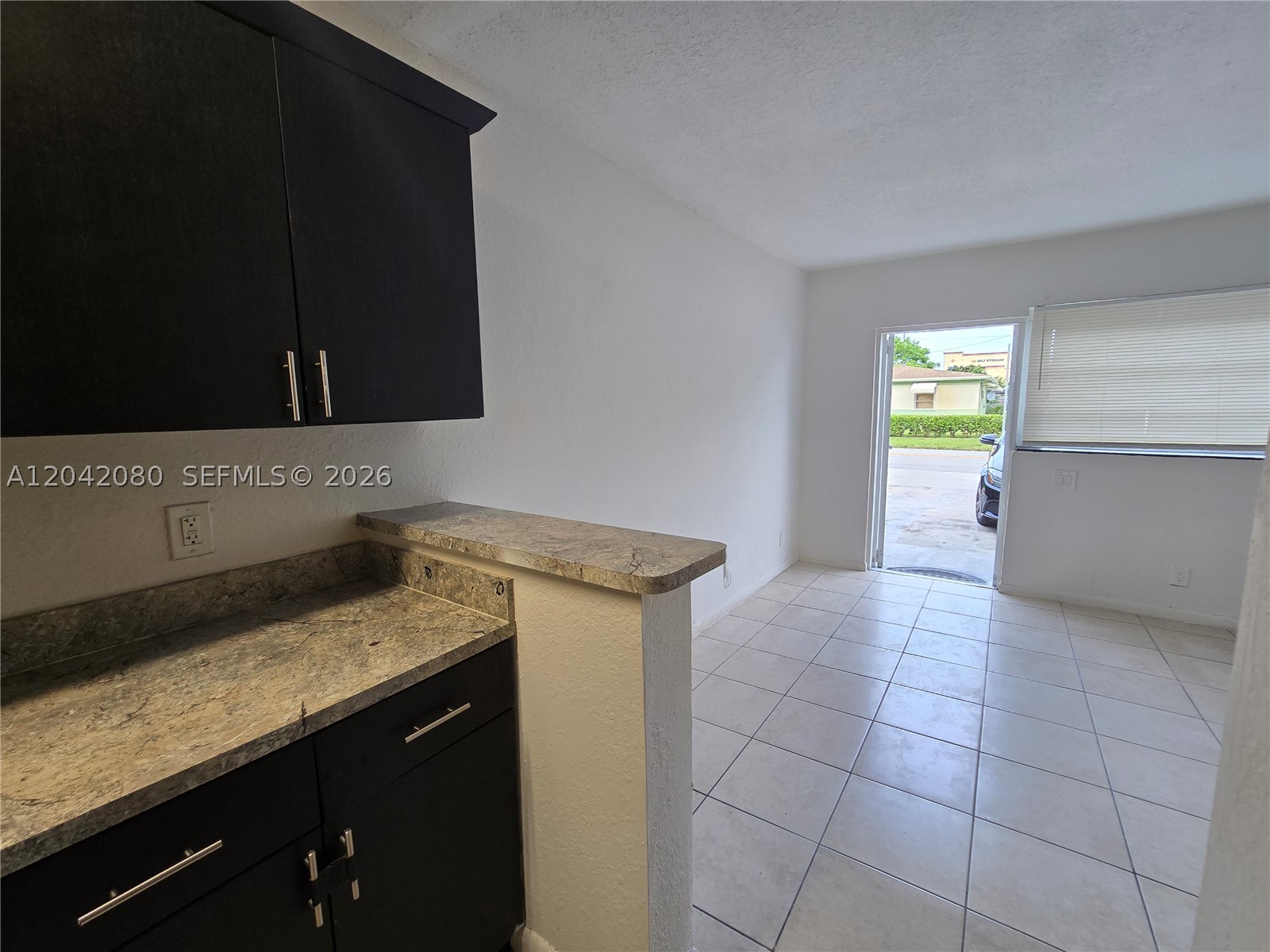 HOLLYWOOD PARK - Residential Lease
