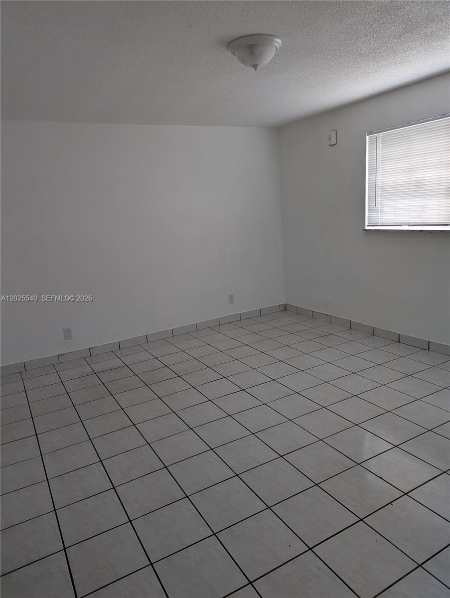NORTH HOLLYWOOD - Residential Lease
