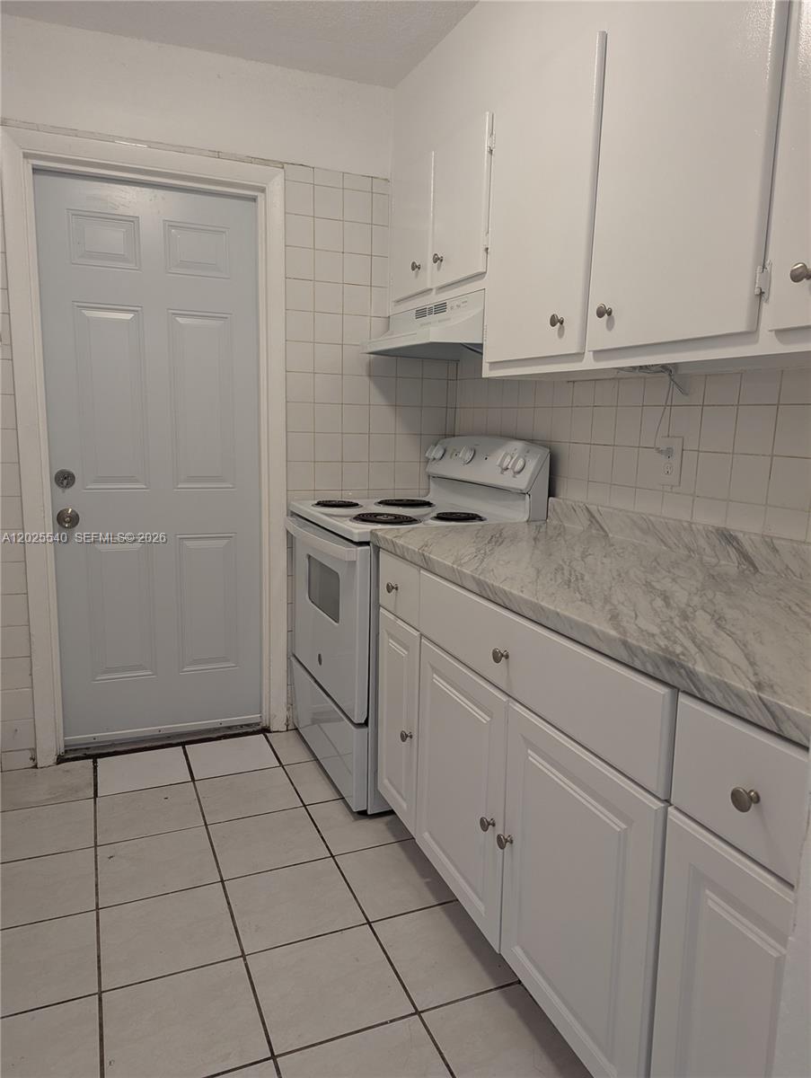 Welcome to Sheridan Apartments! This immaculate 1-bedroom, 1-bath condo offers comfort and convenience in a prime location. Just 1 mile east of I-95 and 1.5 miles west of Hollywood Beach, it’s within walking distance of US-1, schools, restaurants, and grocery stores. The unit features central air, a stove, refrigerator, ample closet space, and two-door entry. Community amenities include: a pool, one designated parking space per unit, and an onsite laundry facility. Water, sewer, and trash are included. Don’t miss this opportunity schedule a tour today!