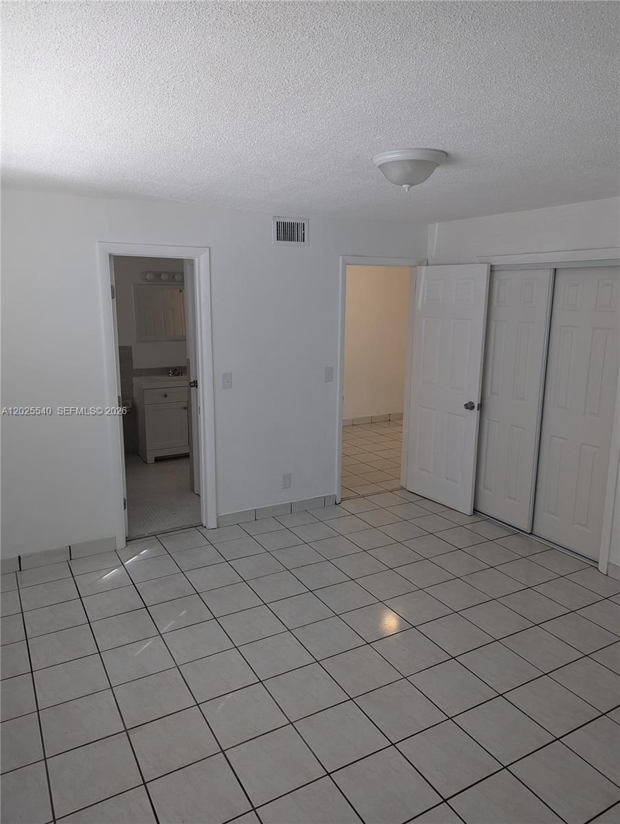 NORTH HOLLYWOOD - Residential Lease