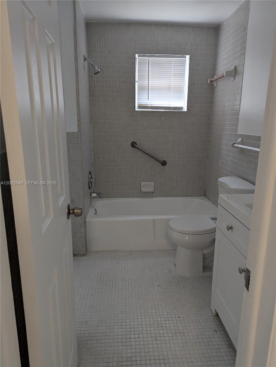 NORTH HOLLYWOOD - Residential Lease