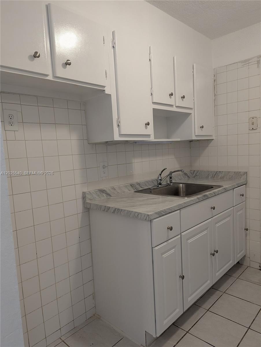 NORTH HOLLYWOOD - Residential Lease