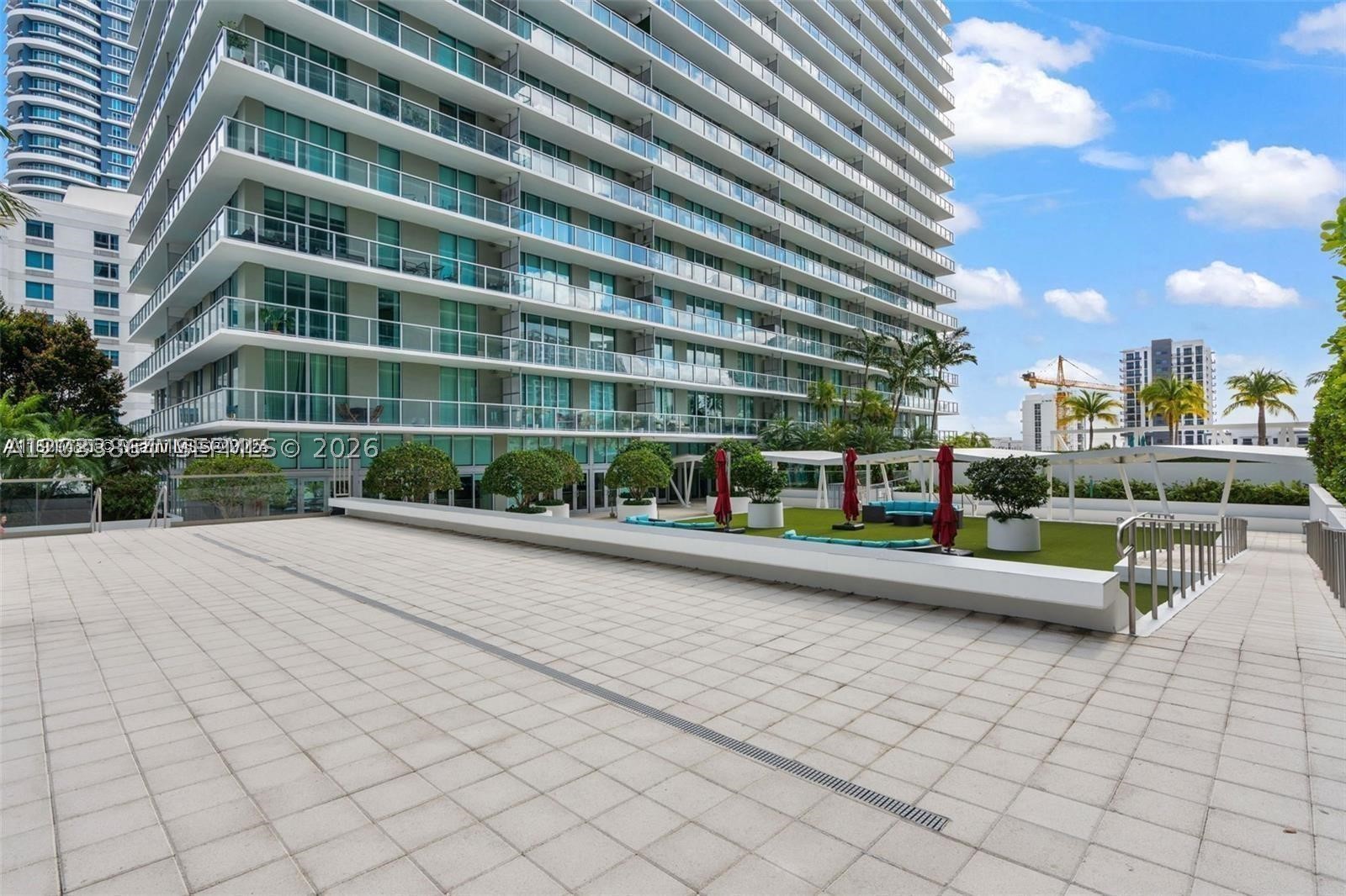THE AXIS ON BRICKELL COND - Residential
