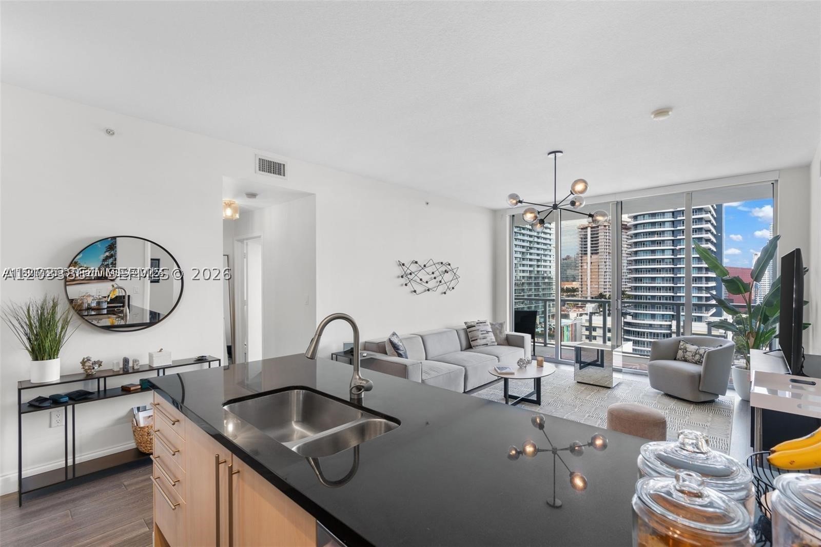 THE AXIS ON BRICKELL COND - Residential