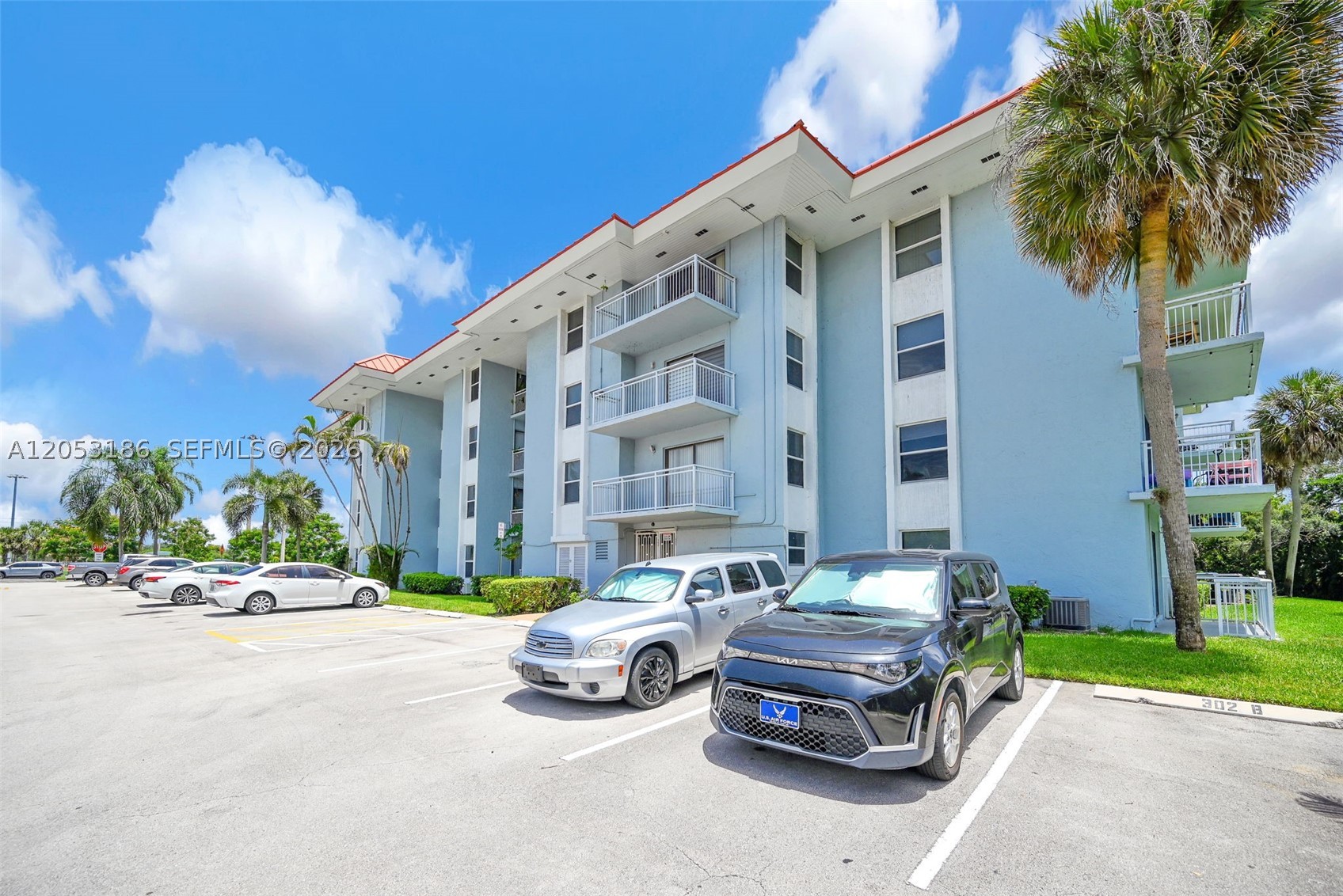 NEWPORT CONDO - Residential