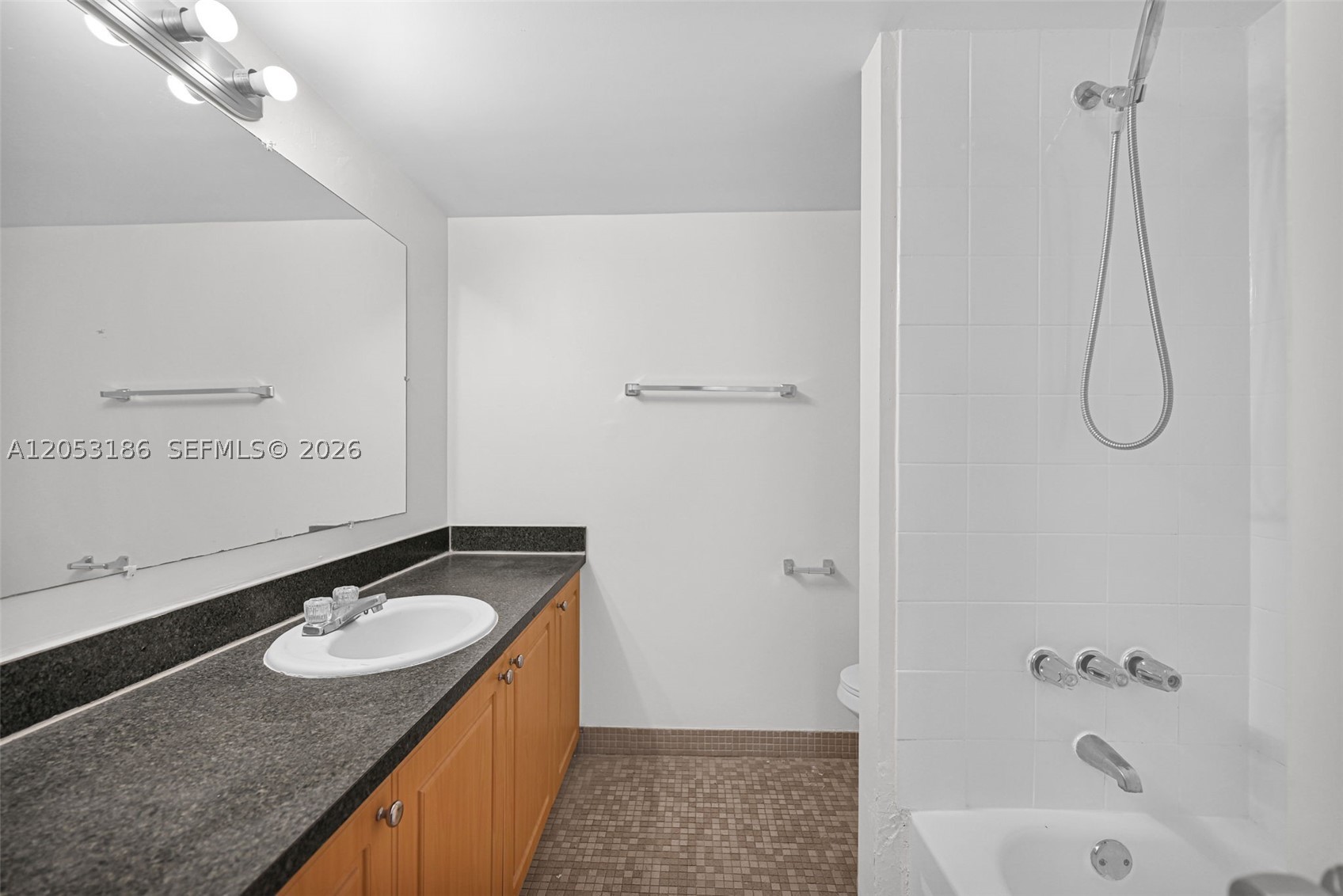 NEWPORT CONDO - Residential