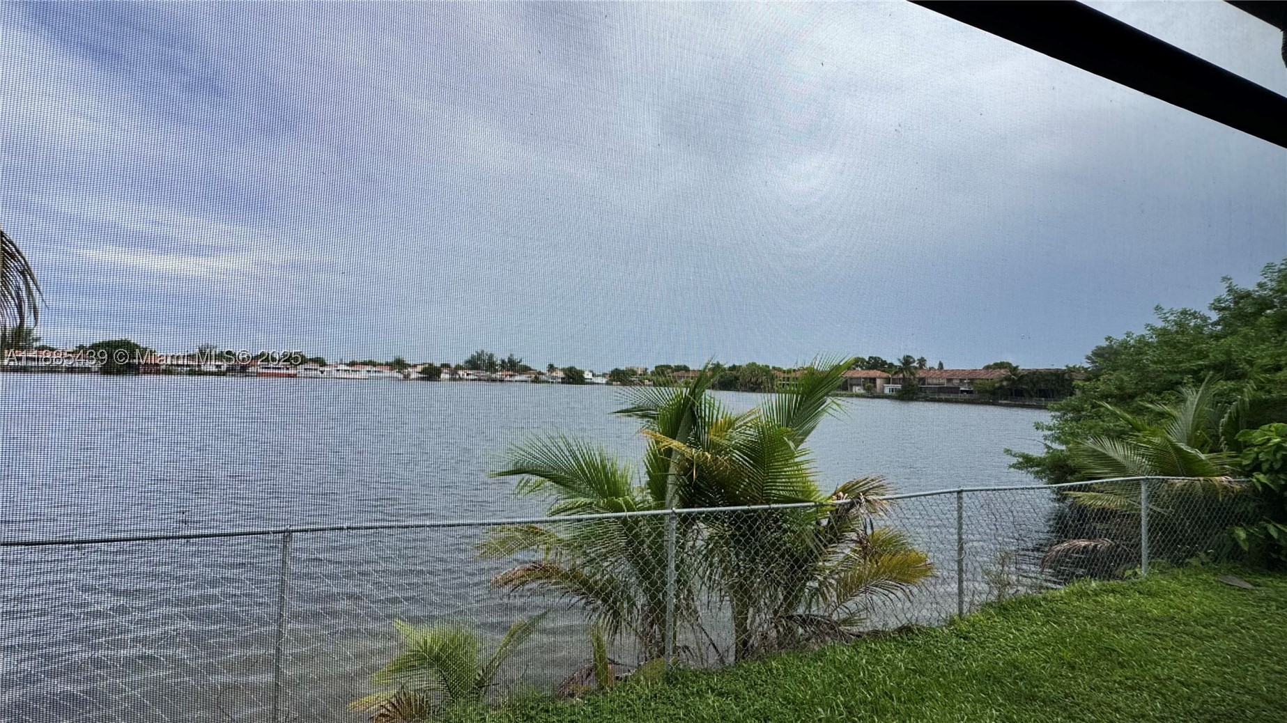 LAGO GRANDE CONDO SIX-B - Residential