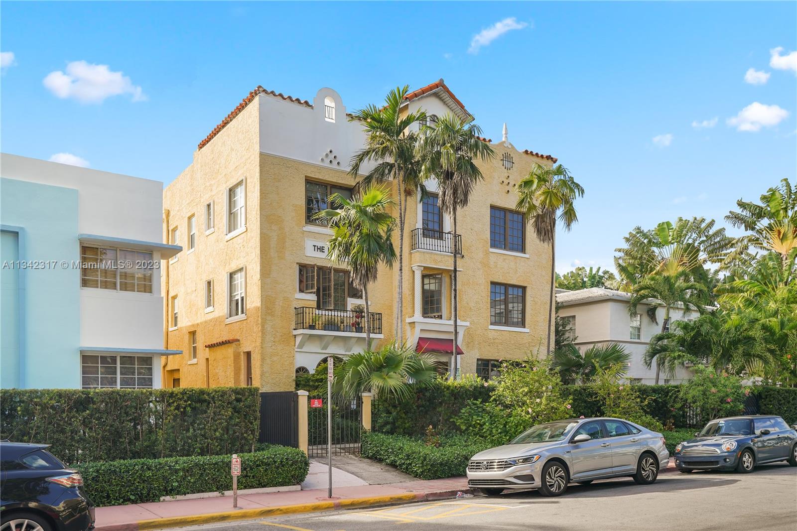 THE LINCOLN CONDO - Residential