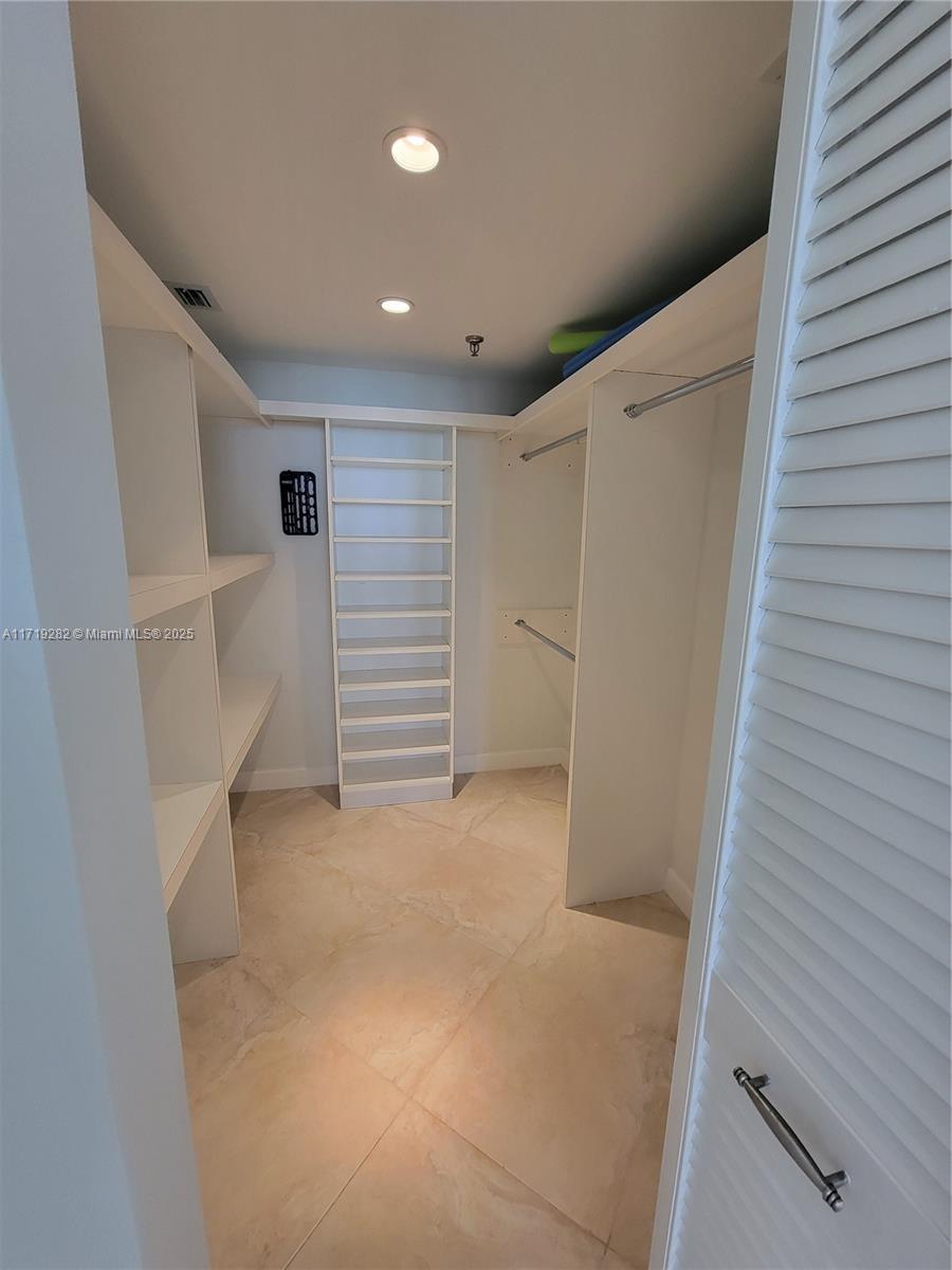 OCEANFRONT PLAZA CONDO - Residential Lease