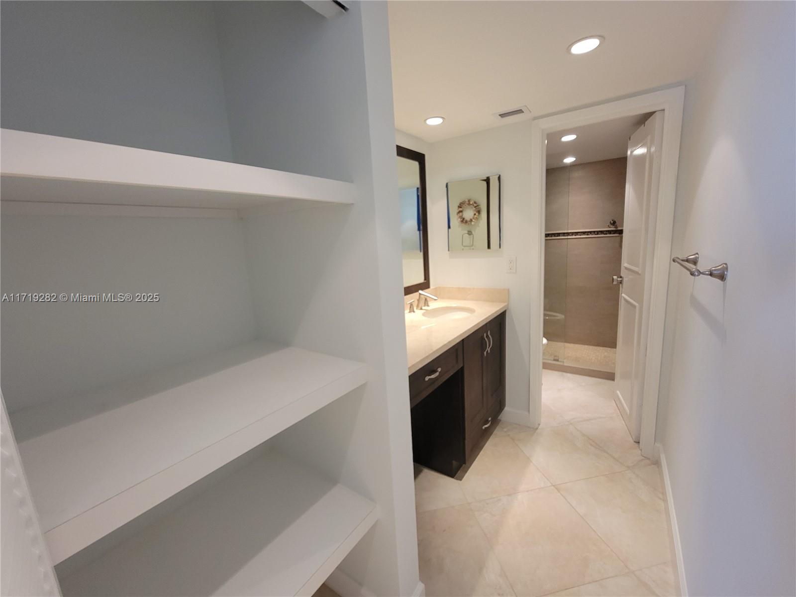 OCEANFRONT PLAZA CONDO - Residential Lease