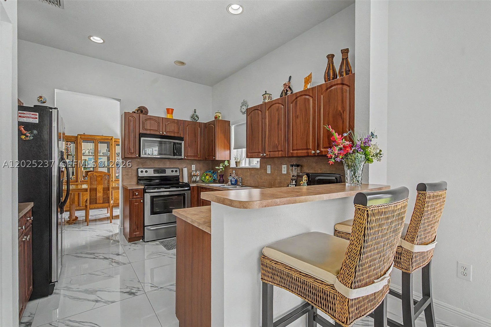 SANTA MONICA ESTATES - Residential