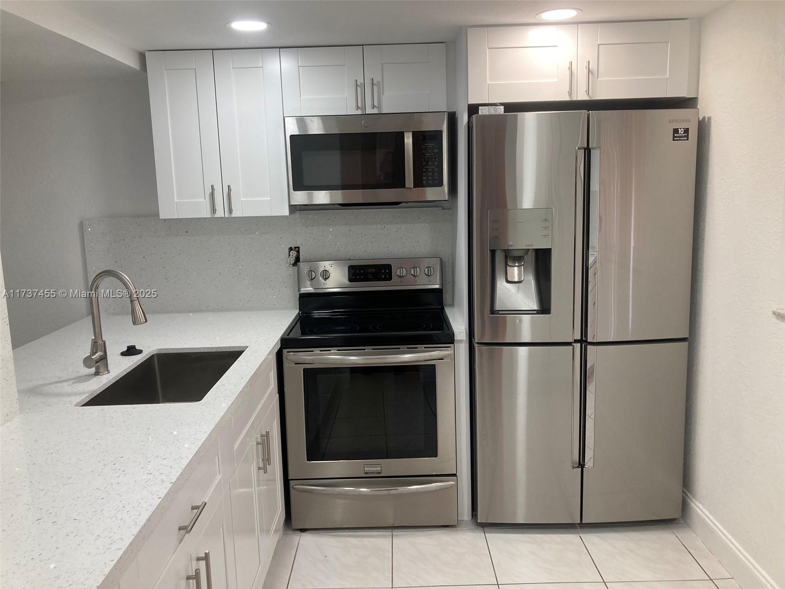 HORIZONS WEST CONDO #5 - Residential Lease