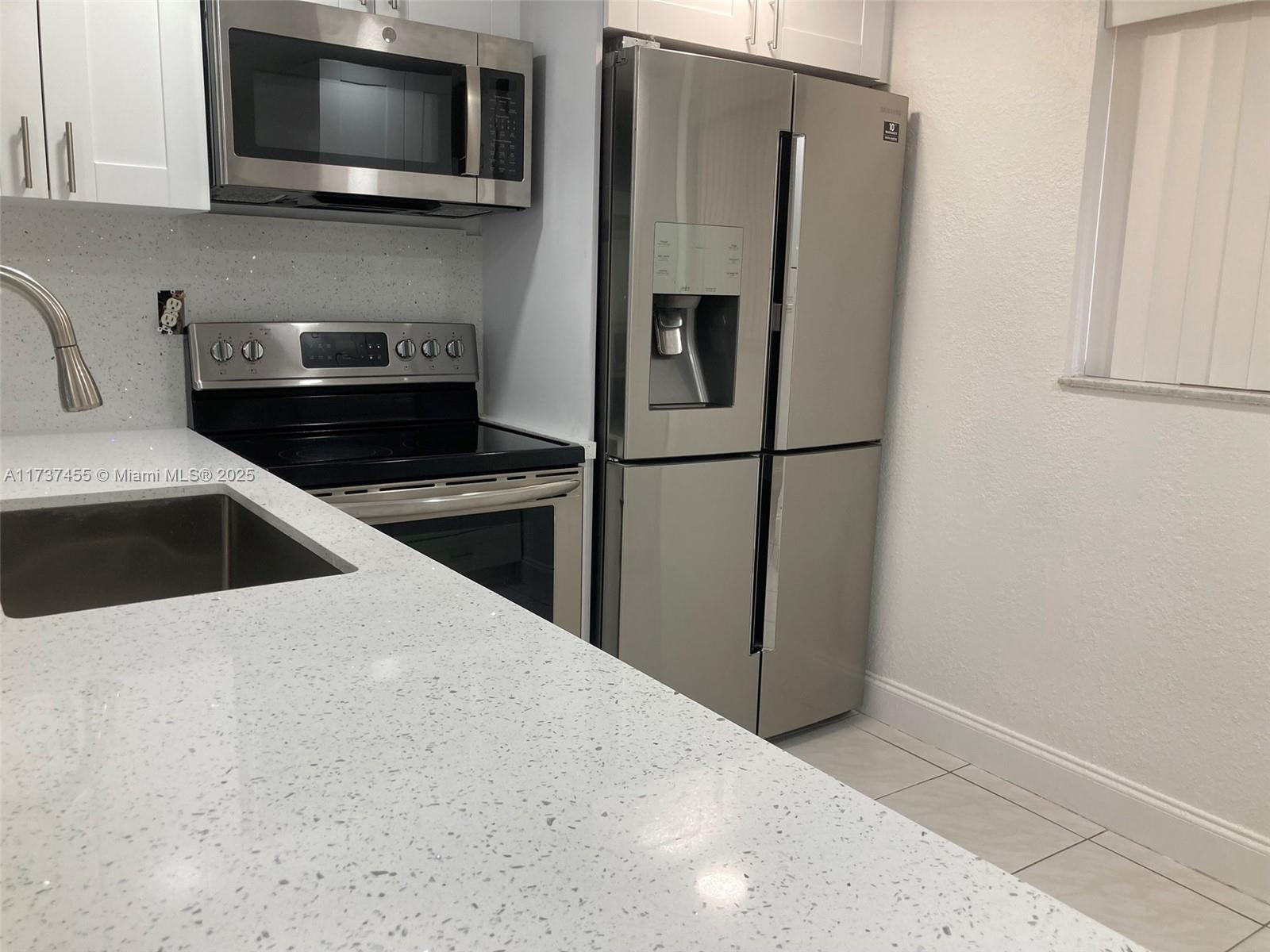 HORIZONS WEST CONDO #5 - Residential Lease