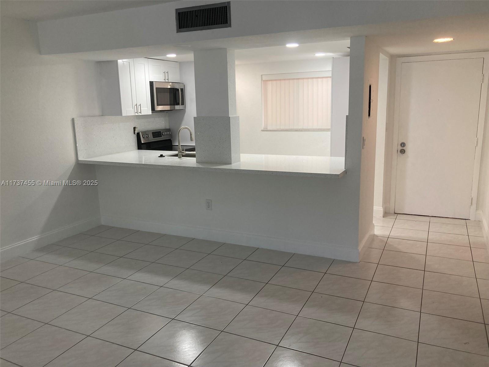 HORIZONS WEST CONDO #5 - Residential Lease
