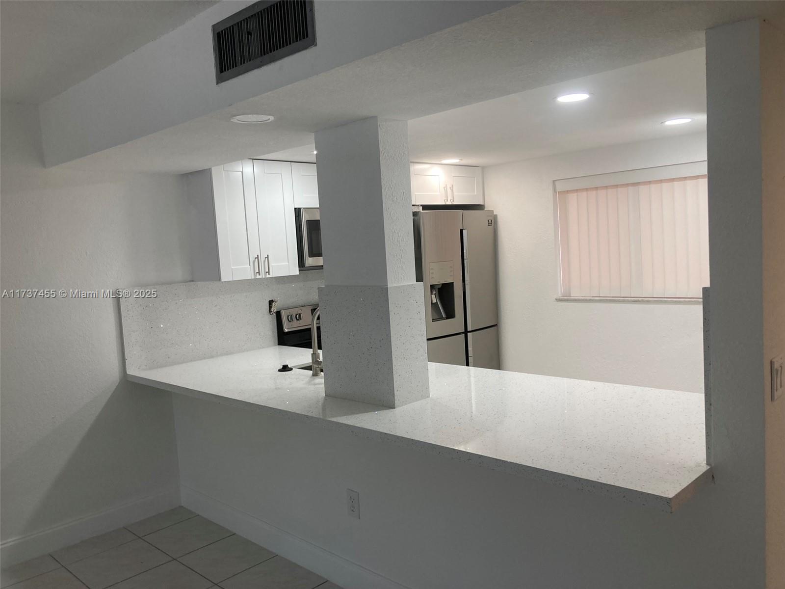 HORIZONS WEST CONDO #5 - Residential Lease
