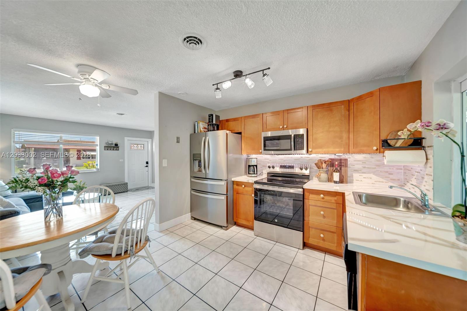 TAMARAC LAKES NORTH - Residential