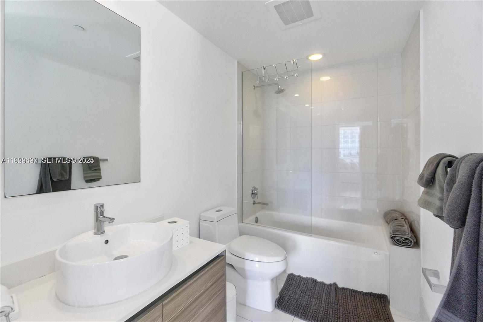 3401 MIDTOWN CONDO - Residential