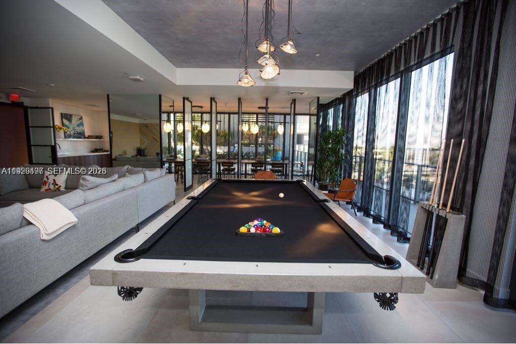 3401 MIDTOWN CONDO - Residential
