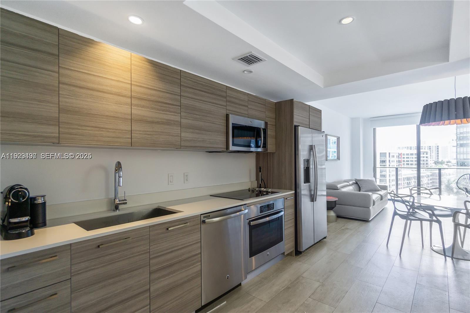 3401 MIDTOWN CONDO - Residential