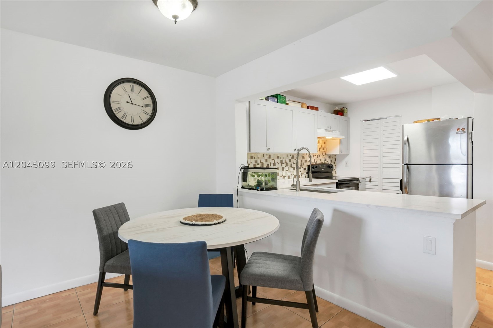 VERSAILLES GARDENS CONDO - Residential