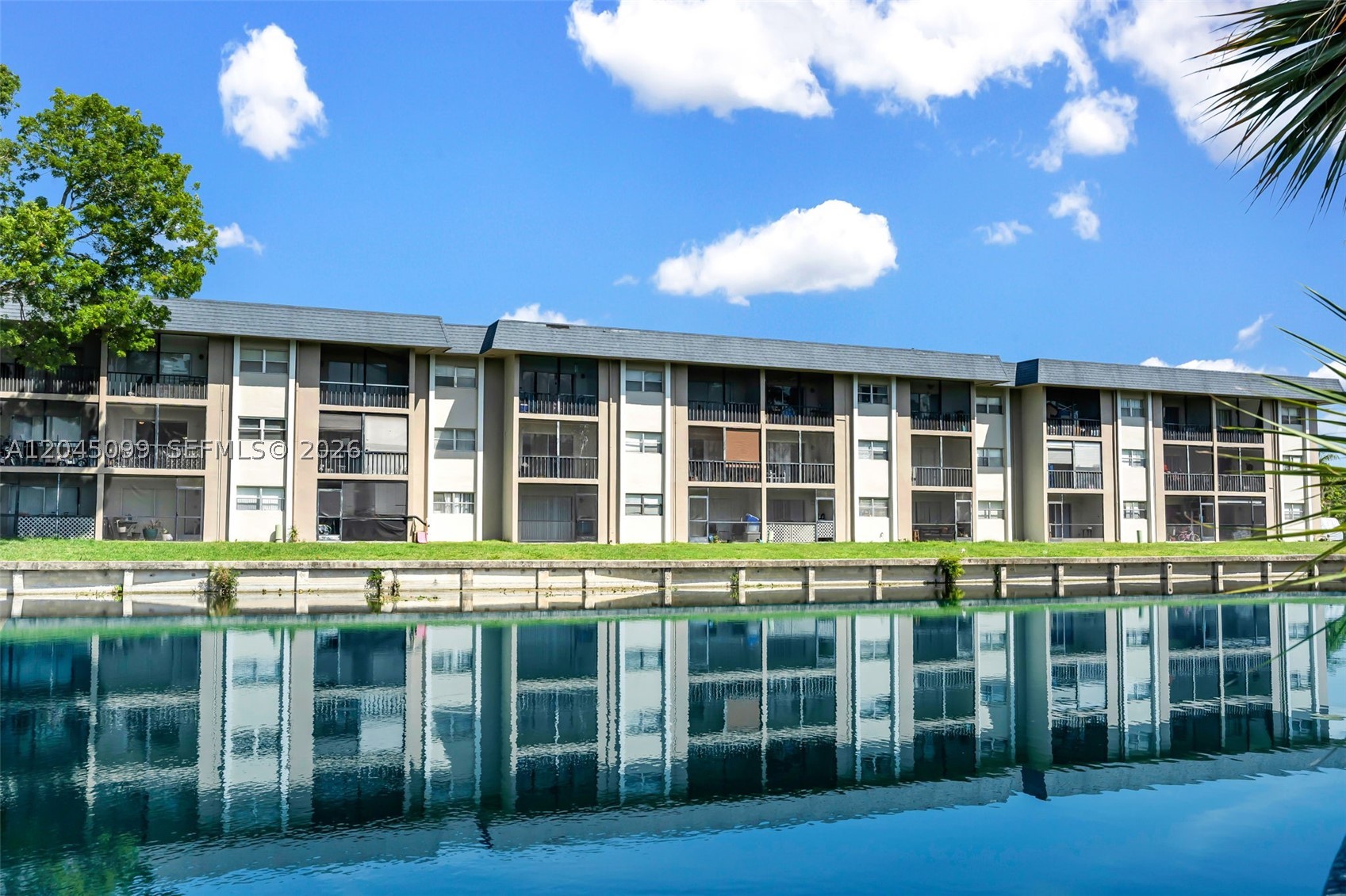 VERSAILLES GARDENS CONDO - Residential