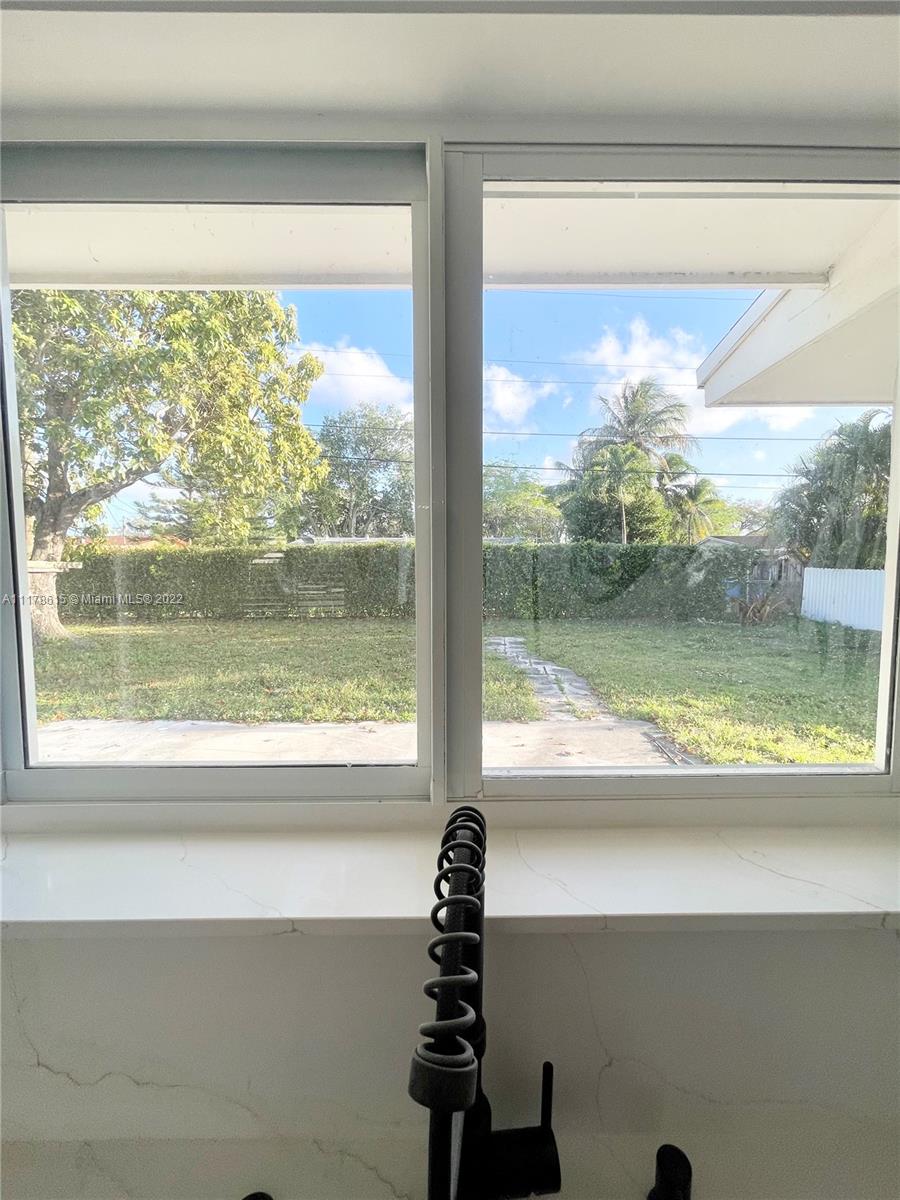 HEFTLER HOMES SUNSET PARK - Residential Lease