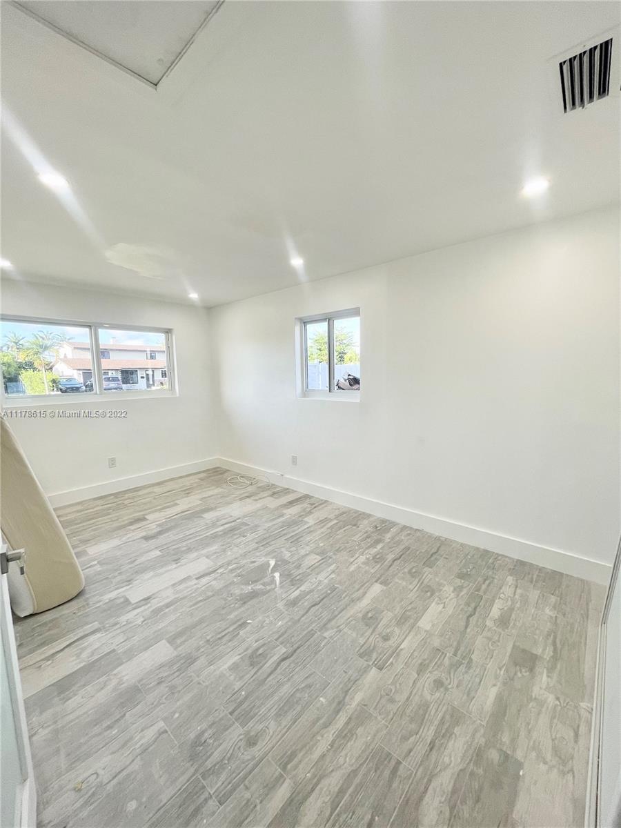 HEFTLER HOMES SUNSET PARK - Residential Lease
