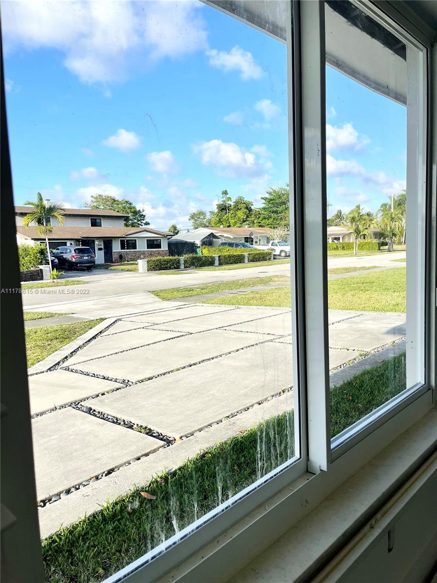 HEFTLER HOMES SUNSET PARK - Residential Lease