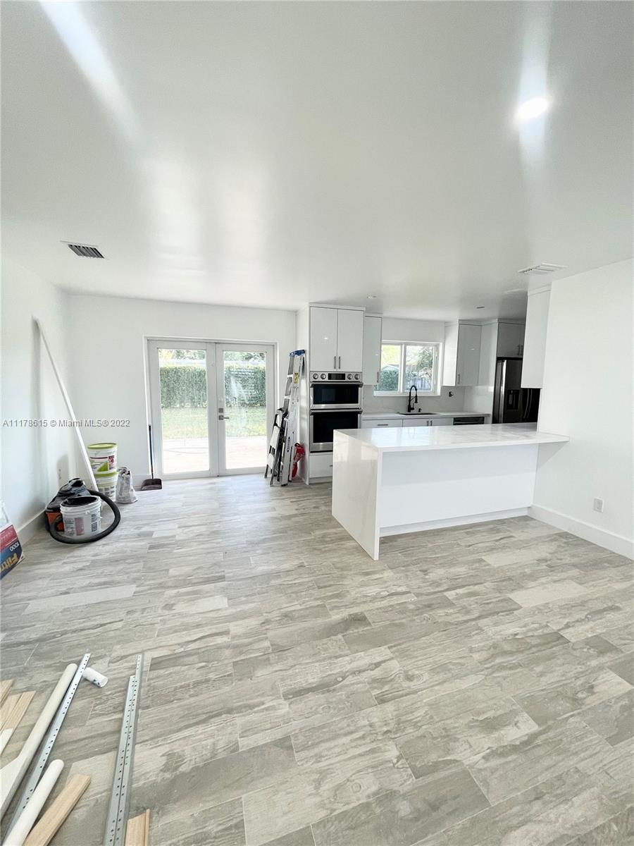 HEFTLER HOMES SUNSET PARK - Residential Lease