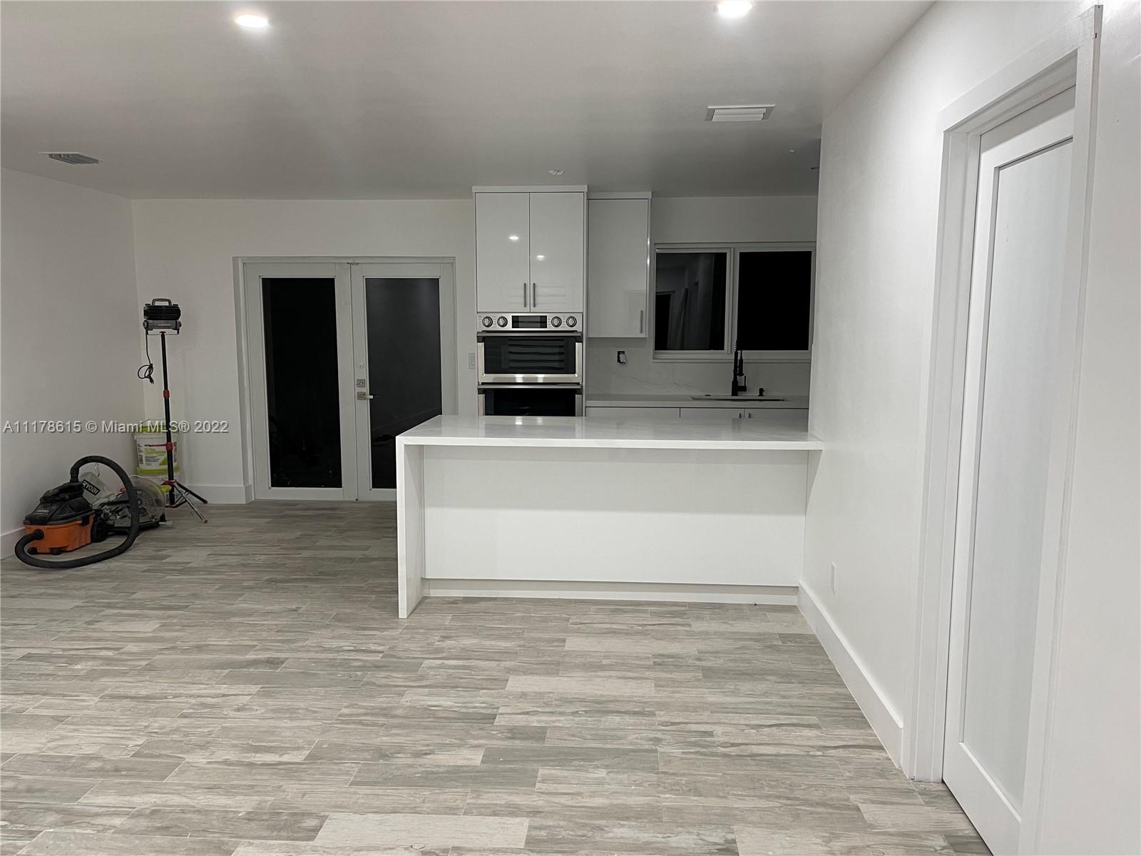 HEFTLER HOMES SUNSET PARK - Residential Lease