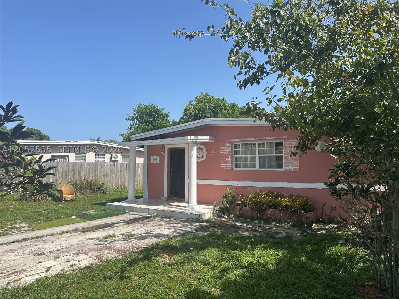 RIVERA MANOR - Residential