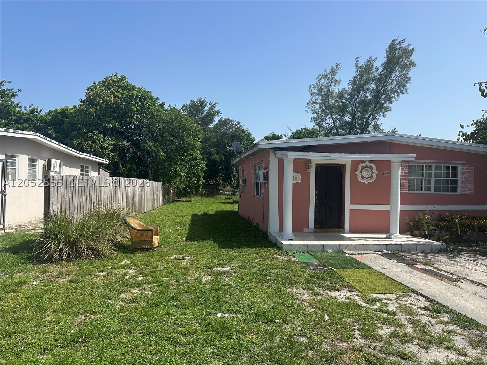 RIVERA MANOR - Residential