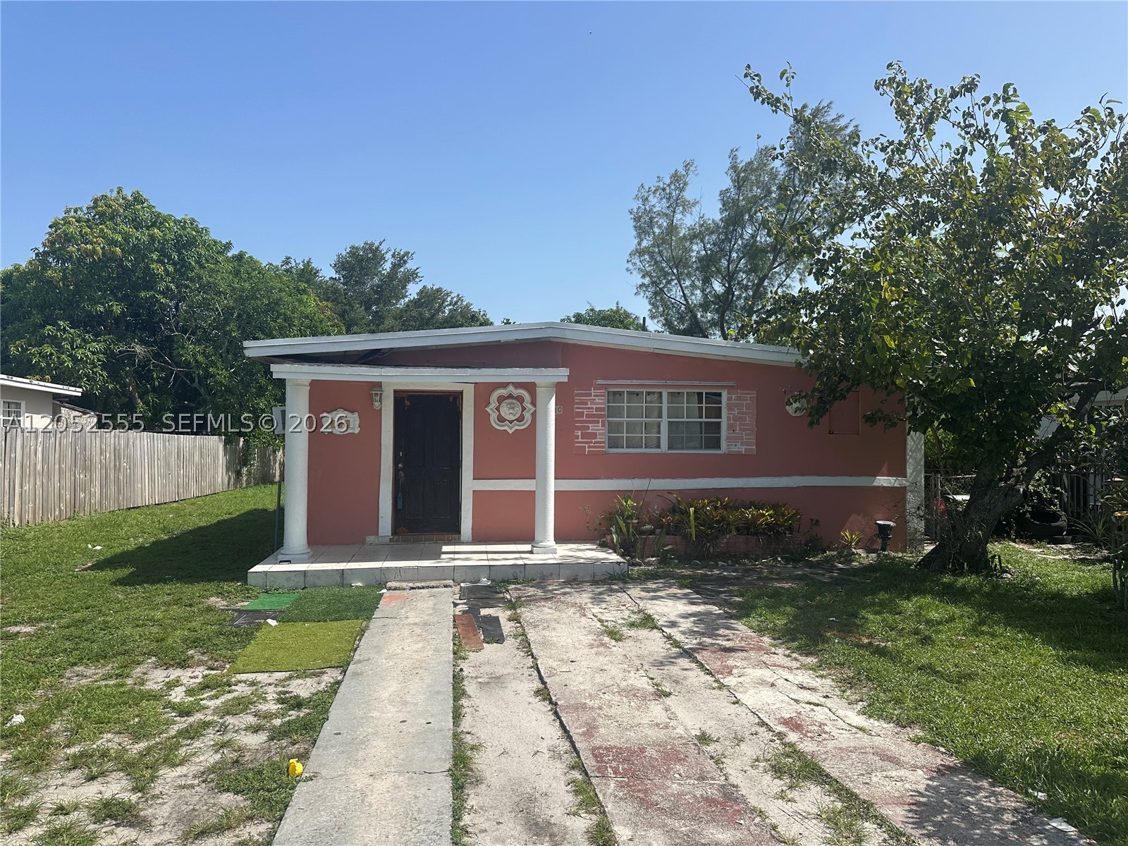 RIVERA MANOR - Residential