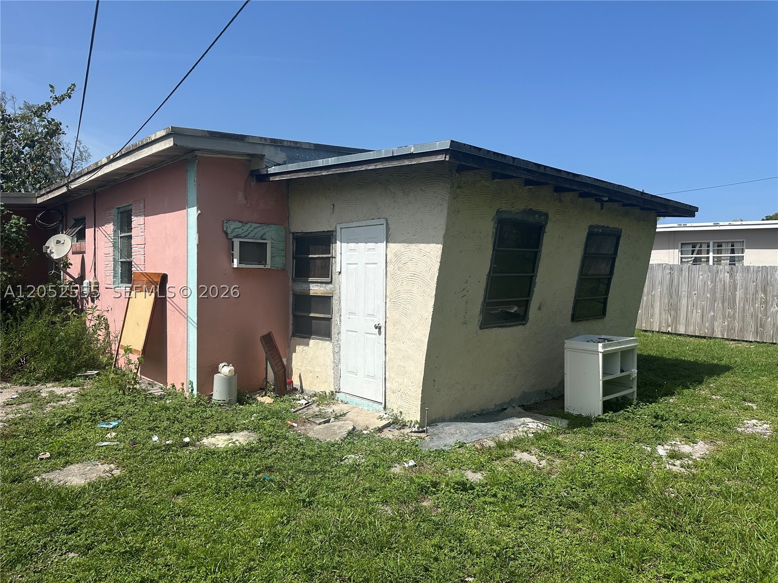 RIVERA MANOR - Residential
