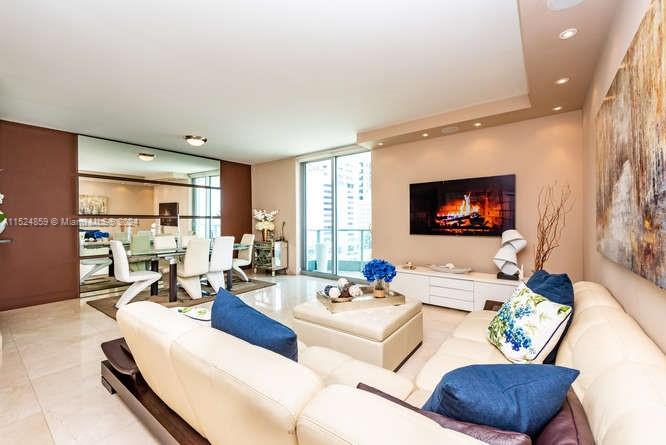 JADE RESIDENCES AT BRICKEL - Residential Lease