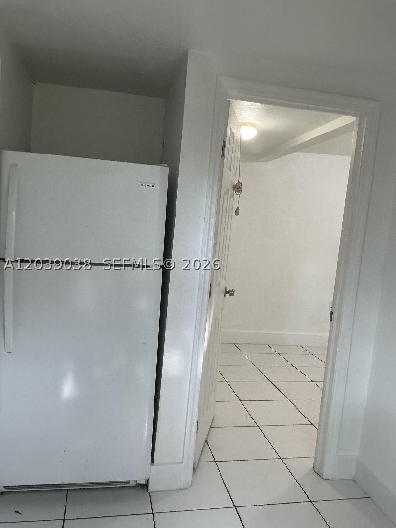 TROPICAL ESTATES - Residential Lease