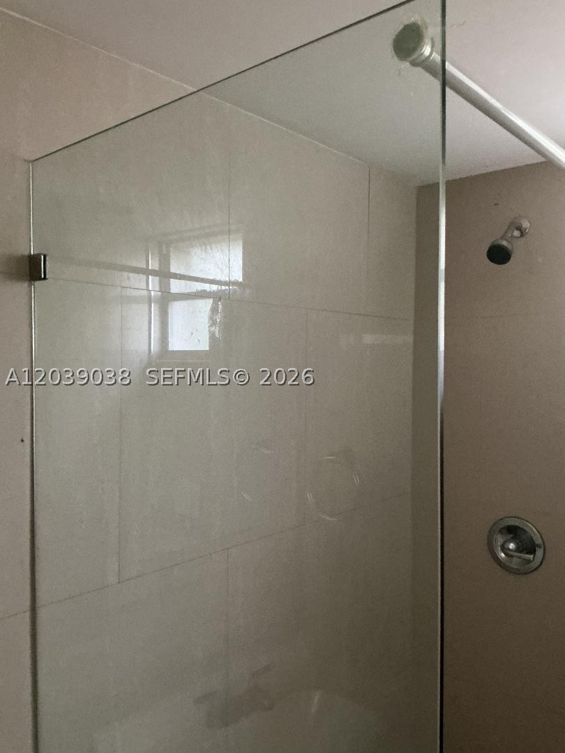 TROPICAL ESTATES - Residential Lease